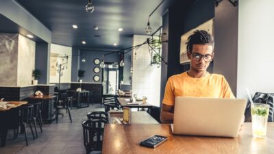 travailler freelance ordinateur