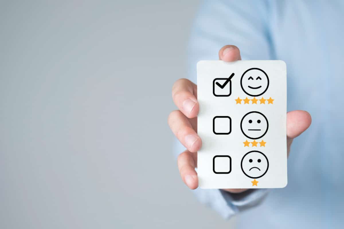 concept satisfaction emoticones